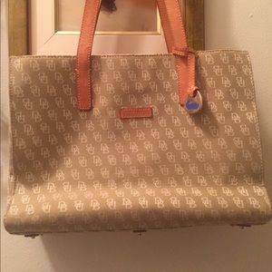 Dooney & Bourke Handbag